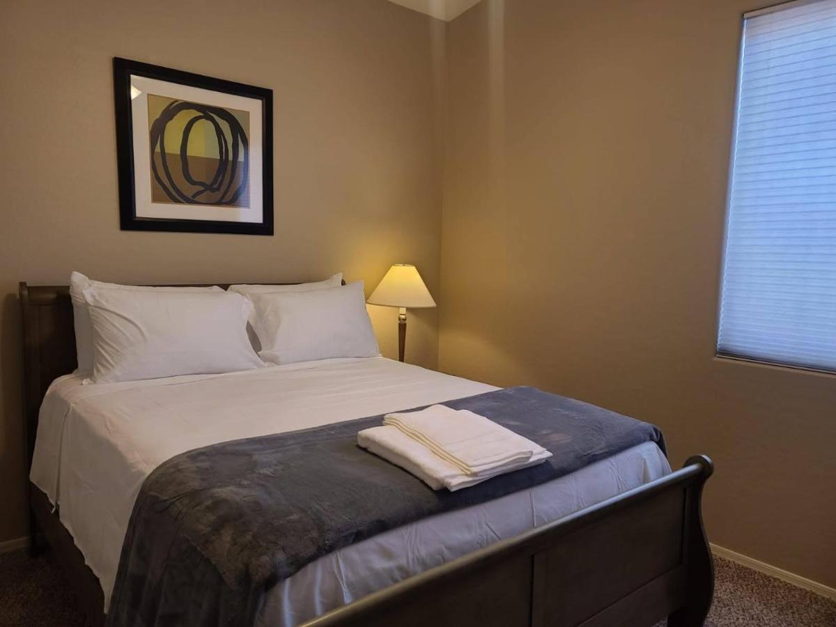 Phoenix II Minutes To Airport And Downtown Bagian luar foto
