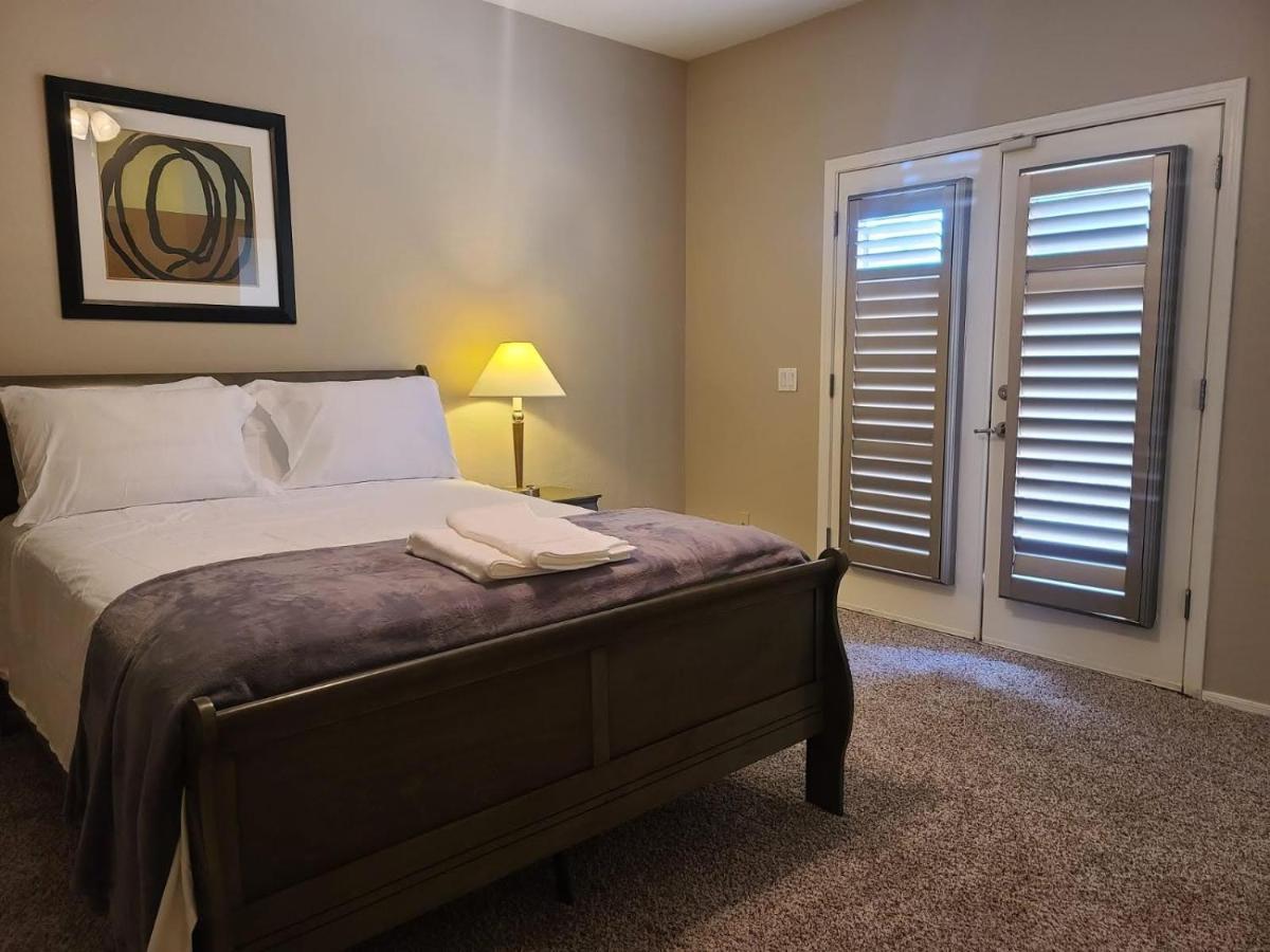 Phoenix II Minutes To Airport And Downtown Bagian luar foto