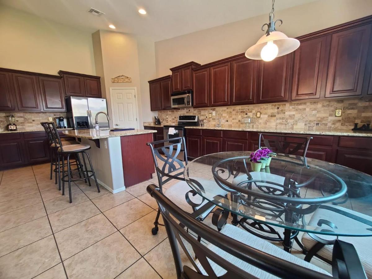 Phoenix II Minutes To Airport And Downtown Bagian luar foto
