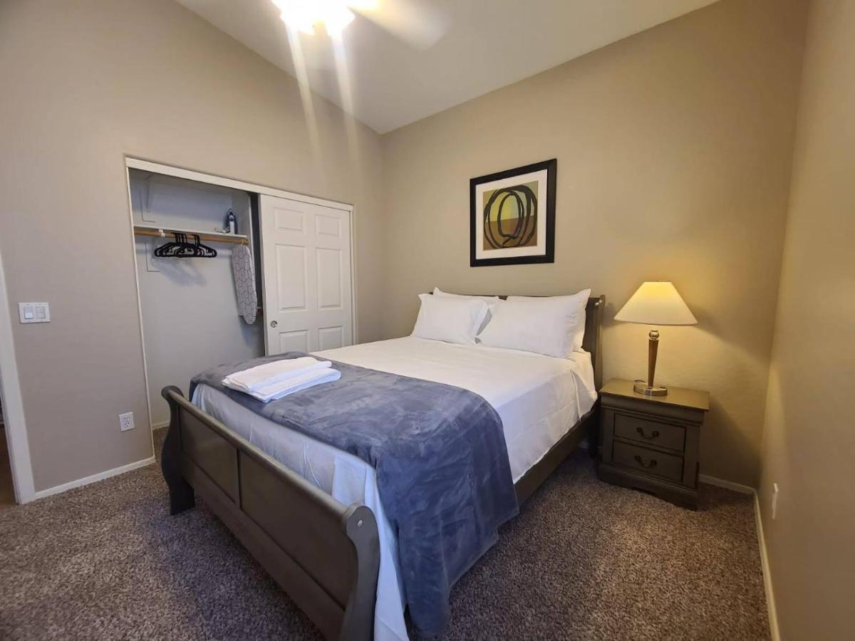Phoenix II Minutes To Airport And Downtown Bagian luar foto