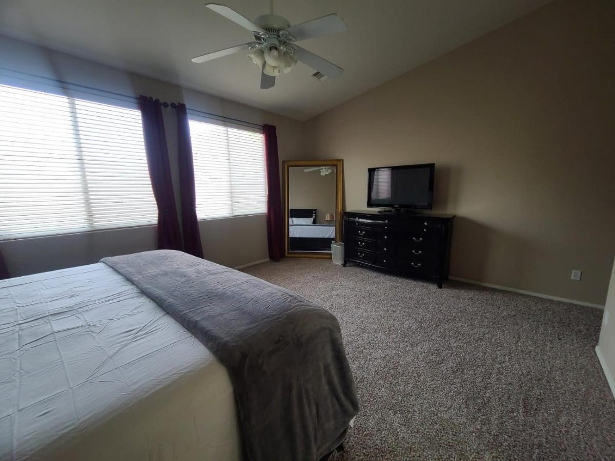 Phoenix II Minutes To Airport And Downtown Bagian luar foto