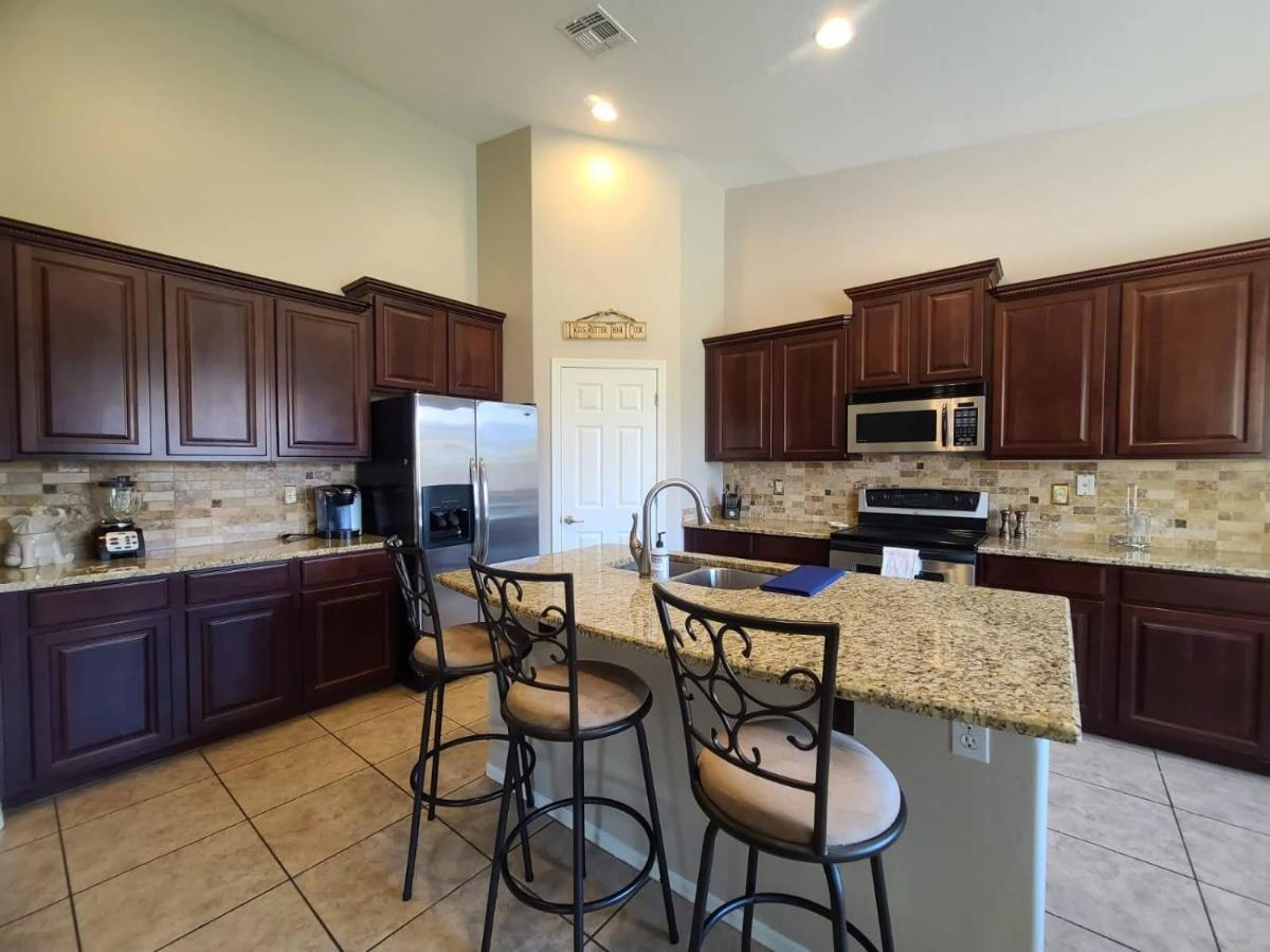 Phoenix II Minutes To Airport And Downtown Bagian luar foto