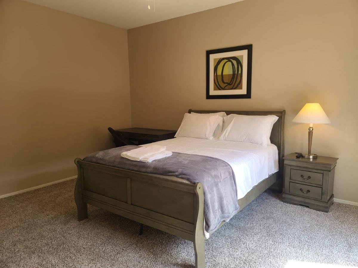 Phoenix II Minutes To Airport And Downtown Bagian luar foto