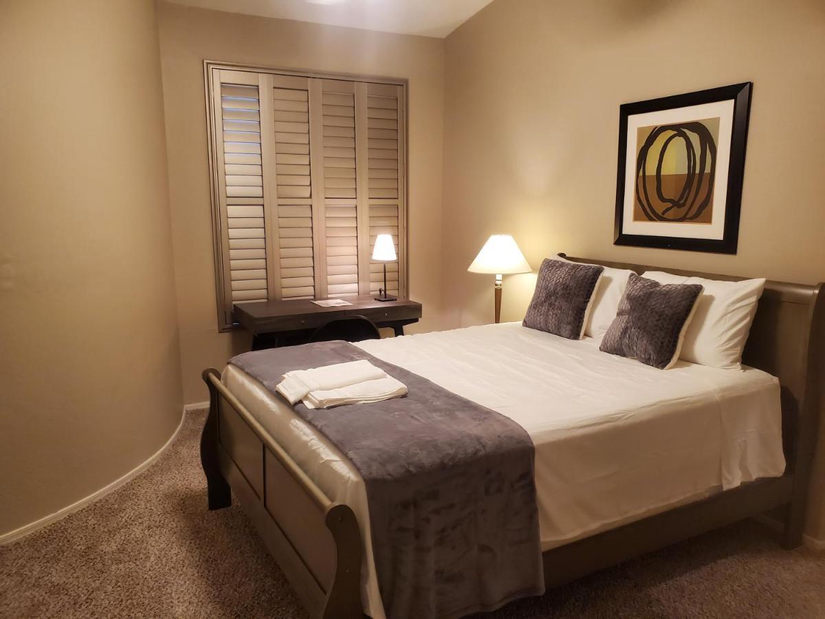 Phoenix II Minutes To Airport And Downtown Bagian luar foto